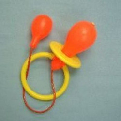 CHUPETE PLASTICO GIGANTE CON PITO